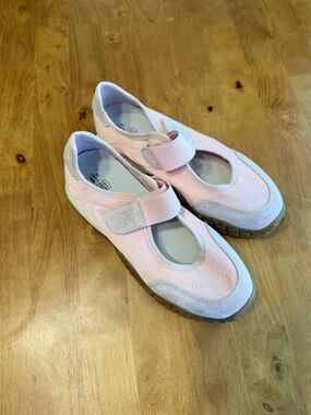Project Cloud Pink Mary Jane Memory Foam Sneakers Suede Nylon US 7 EUR 37.5